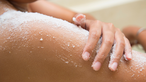 5 Amazing Benefits Of Salt Scrubs